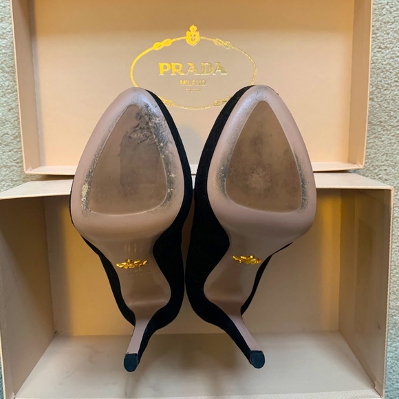 Prada Pumps- Black Suede, barely worn - Picture 5 of 6